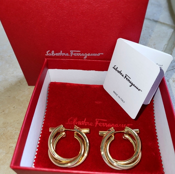 SALVATORE FERRAGAMO INTERTWINED GANCINI HOOP EARRINGS - Picture 5 of 5